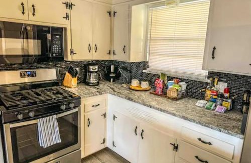 Fort Worth Casa | Cozy, Fam Friendly Home Min from Stkyards