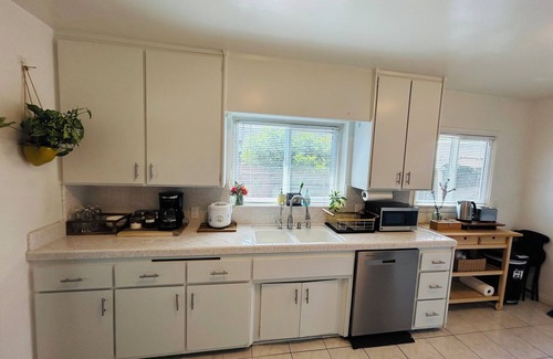 Montebello Casa | Cozy Family and Friend 3BR Oasis , Near Disneyland & Universal with Patio