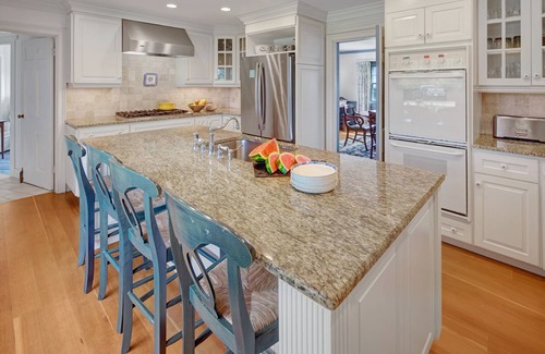 Chilmark Casa | Cozy Family Escape with Private Beach Access and Shared Tennis Courts