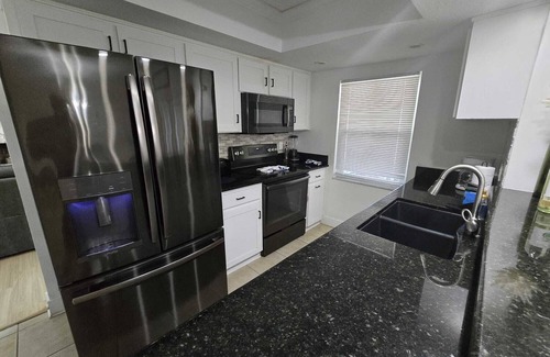 Greater Northdale Casa | Cozy Family-Friendly 3BR Home Near TPA Airport & 40min to Clearwater Beach