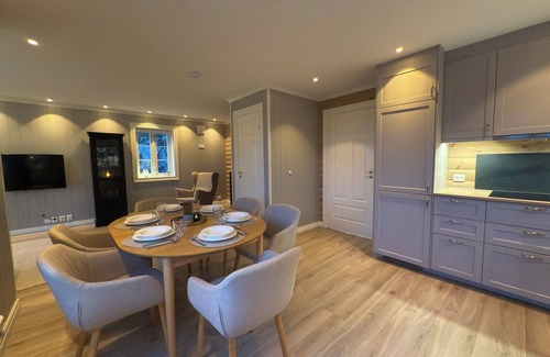 Sagvag Casa | Cozy, family-friendly house - 15 minutes' drive from Leirvik – hot tub