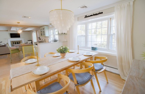 Centerville Casa | Cozy family-friendly home in Cape Cod, mins to beaches/amenities, +EV Charging!
