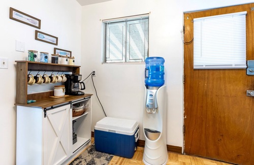 Miller Beach Casa | Cozy Family Getaway- 4 Blocks From The Beach!