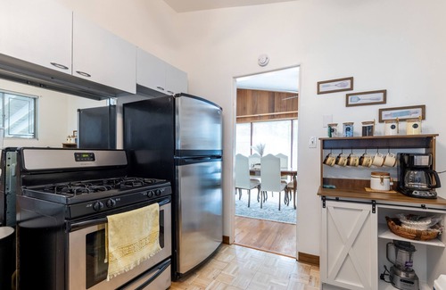 Miller Beach Casa | Cozy Family Getaway- 4 Blocks From The Beach!