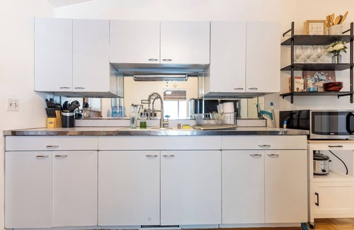 Miller Beach Casa | Cozy Family Getaway- 4 Blocks From The Beach!