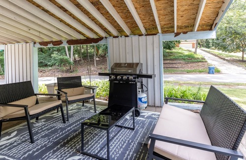 Miller Beach Casa | Cozy Family Getaway- 4 Blocks From The Beach!