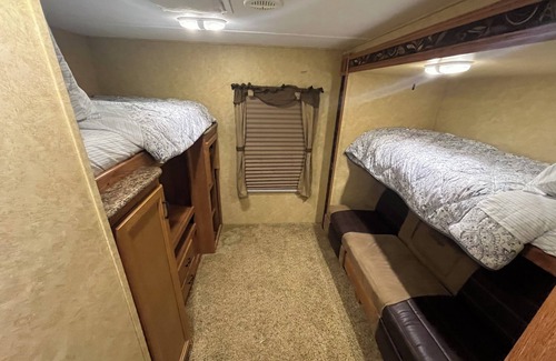 Camarillo Casa | Cozy Family Getaway on Wheels