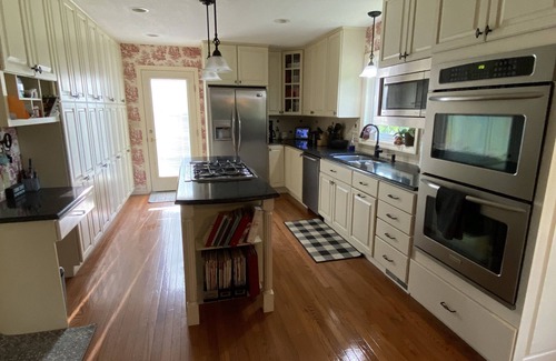 State College Casa | Cozy family home close to Beaver Stadium and Waffle Shop!