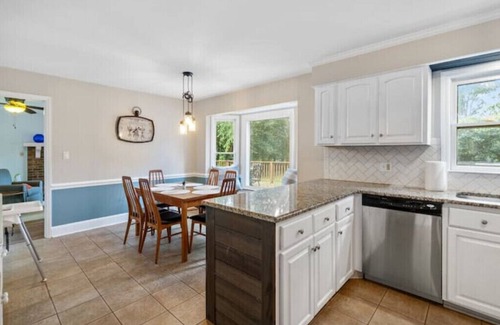 Myers Park Casa | Cozy family home with BABY GEAR in Prime Location