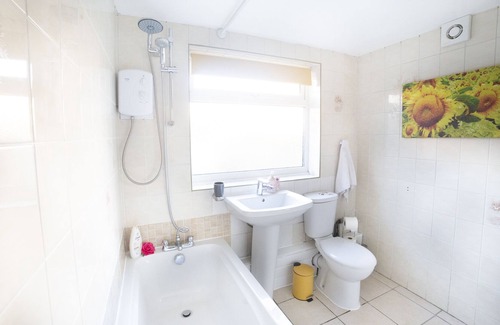 Grays Casa | Cozy Family house in The heart of Grays