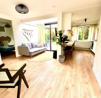 Vijfhuizen Casa | Cozy family house with spacious garden in the nature near Amsterdam