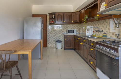 Santa Maria e Sao Miguel Apartamento | Cozy Family Room 4 in Central Sintra, Steps From Olga Cadaval Cultural Center