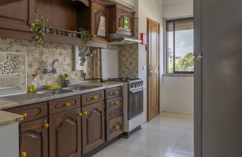 Santa Maria e Sao Miguel Apartamento | Cozy Family Room 4 in Central Sintra, Steps From Olga Cadaval Cultural Center