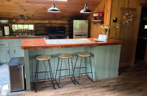 Thornton Cabina | Cozy, family-sized log cabin in NH White Mountains!