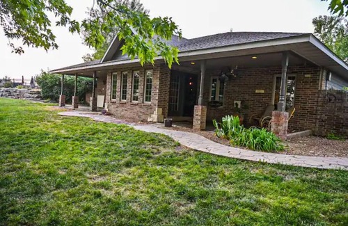 Dawn Casa | Cozy family sized country getaway with private pool and outdoor sitting area