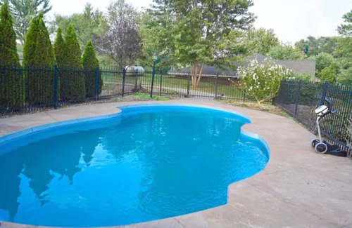 Dawn Casa | Cozy family sized country getaway with private pool and outdoor sitting area