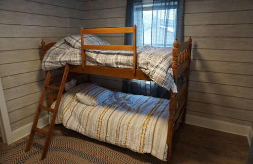 Loysburg Otro | Cozy Farm house 1950's Era but with modern updates