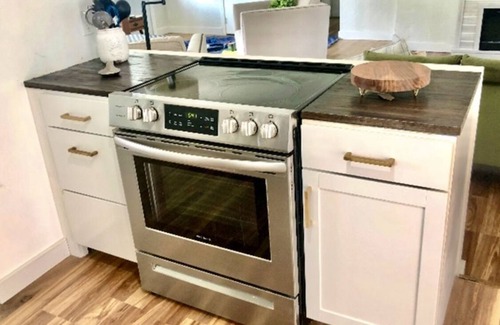 Ocala Casa | Cozy Farm-style Home near Downtown Ocala