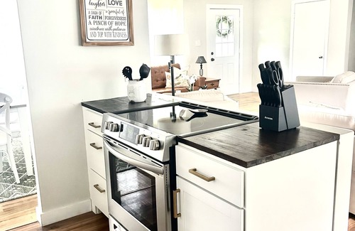 Ocala Casa | Cozy Farm-style Home near Downtown Ocala