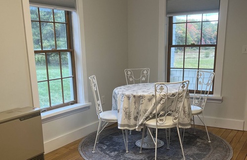 Camden Apartamento | Cozy Farmhouse Apartment