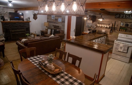 Brockway Cabina | Cozy Farmhouse Cabin