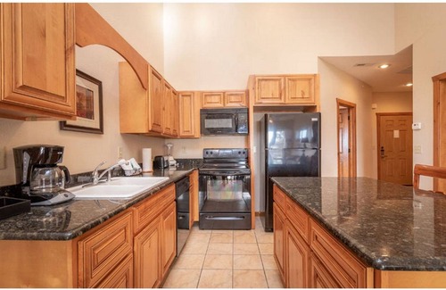 Indian Point Complejo | Cozy Fireplace, Beautiful Panoramic View of Lake & Forest ~ 1 Bedroom w/1 Bath