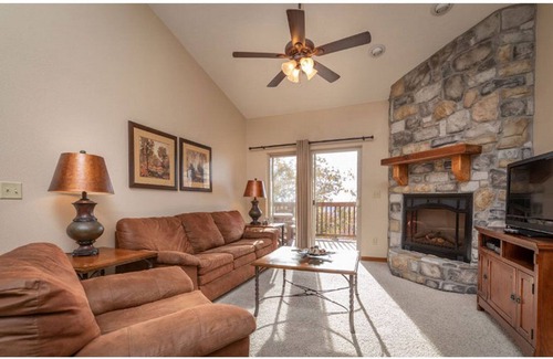 Indian Point Complejo | Cozy Fireplace, Beautiful Panoramic View of Lake & Forest ~ 1 Bedroom w/1 Bath