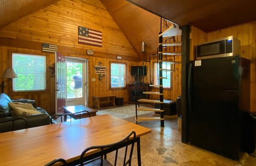 McArthur Cabina | Acogedora cabaña, capacidad para 7 personas, ideal para parejas, familias y hombres de la naturaleza.