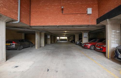 George Green Apartamento | Cozy Flat near Heathrow - Balcony & Free Parking