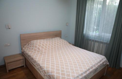 Saburtalo Apartamento | Cozy Flat near Metro with Balcony