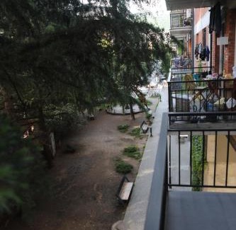 Saburtalo Apartamento | Cozy Flat near Metro with Balcony