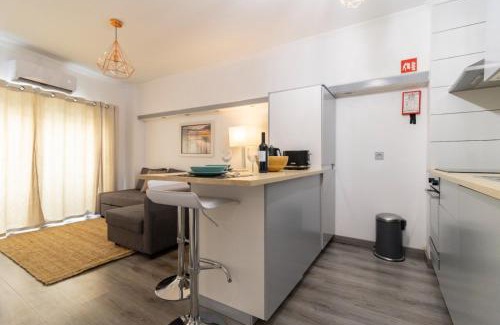 Areias de Sao Joao Apartamento | Cozy Flat near Oura Beach