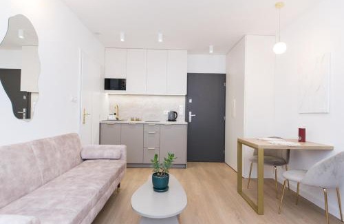 Bronowice Apartamento | Cozy Flat with a Garden