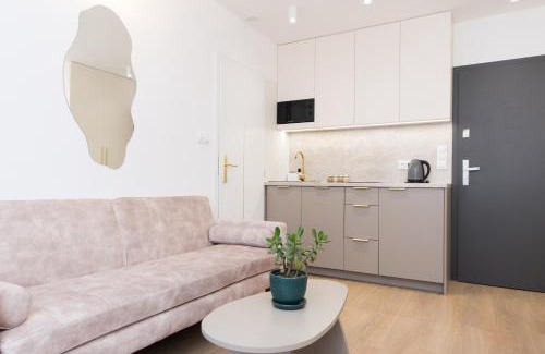 Bronowice Apartamento | Cozy Flat with a Garden