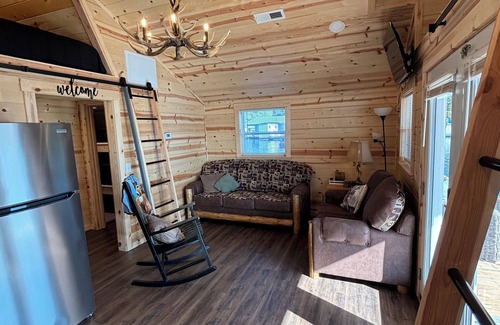 New Tazewell Alquiler De Eote | Cozy floating home, AC on Norris Lake at Straight Creek Marina