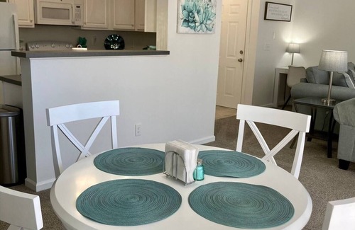 High Point Condominio | HOME AWAY FROM HOME- 2 Miles From HPU & Fnt Market!