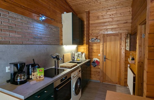 Bielenberg Chalet De Esquí | Cozy forest house fireplace crackling