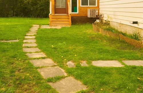 Jacksons Point Cabaña | Cozy Fountain Cottage
