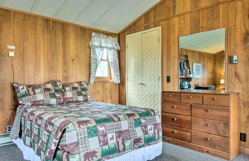 Franconia Casa | Cozy Franconia Cottage with Community Pool and Hot Tub