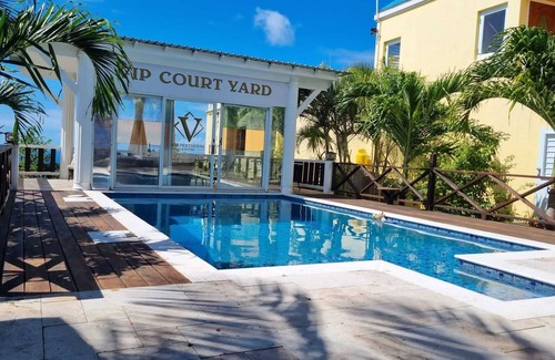 Little Bay Casa | VIP King Suite (VIPKS)