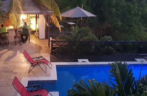 Little Bay Casa | VIP King Suite (VIPKS)