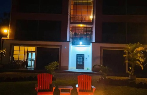 Bagope Condominio | Cozy Fully Equipped Condo 2BR -7min walk from Lakenn