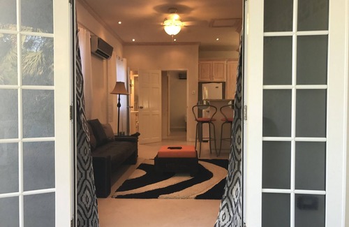 Oistins Apartamento | Acogedor apartamento de 1 dormitorio1bath completamente amueblado, ubicado en la costa sur