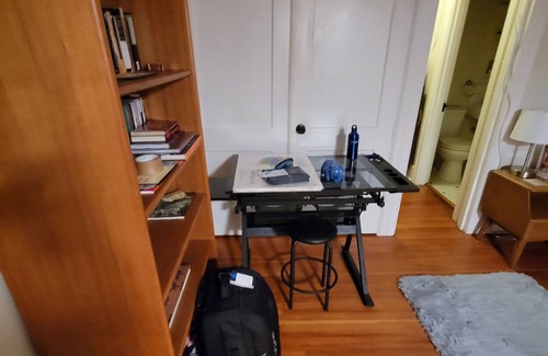 Pearl District Apartamento | Cozy, fully furnished studio located in the Historic empress building!