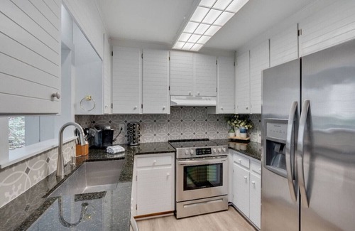 North Raleigh Casa | Cozy Fully-Renovated 2 BRM 2 Bath Near North Hills