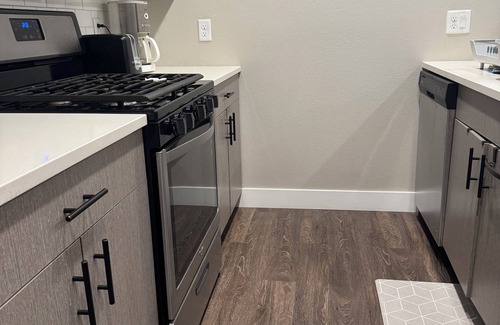 Highland Condominio | Cozy, furnished, 1-bedroom condo, prime location to all that Denver has to offer