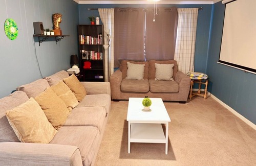 Westover Casa | Cozy, gallery-inspired stay, 5min to Fort Liberty