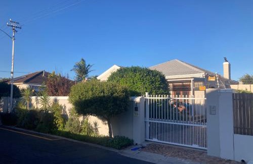Claremont Apartamento | Cozy garden Guest Suite in charming Claremont