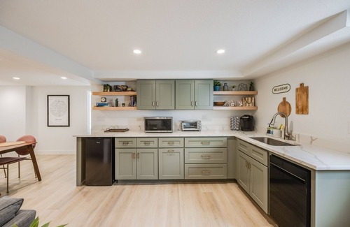 West Highland Casa | Cozy Garden Suite by Sloan's Lake and Tennyson!