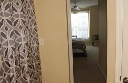 SoNo Condominio | Cozy Gated Condo - Between Midtown/Downtown Area